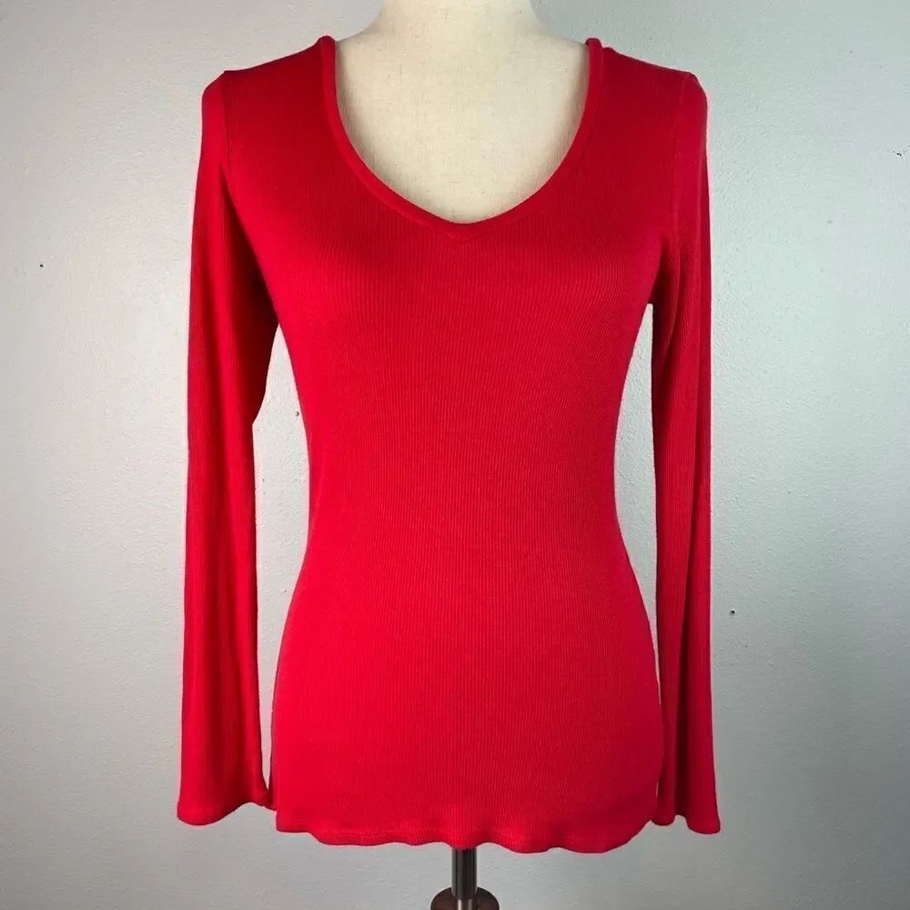 VENUS Long Sleeve Scope Neck Top Size M EUC